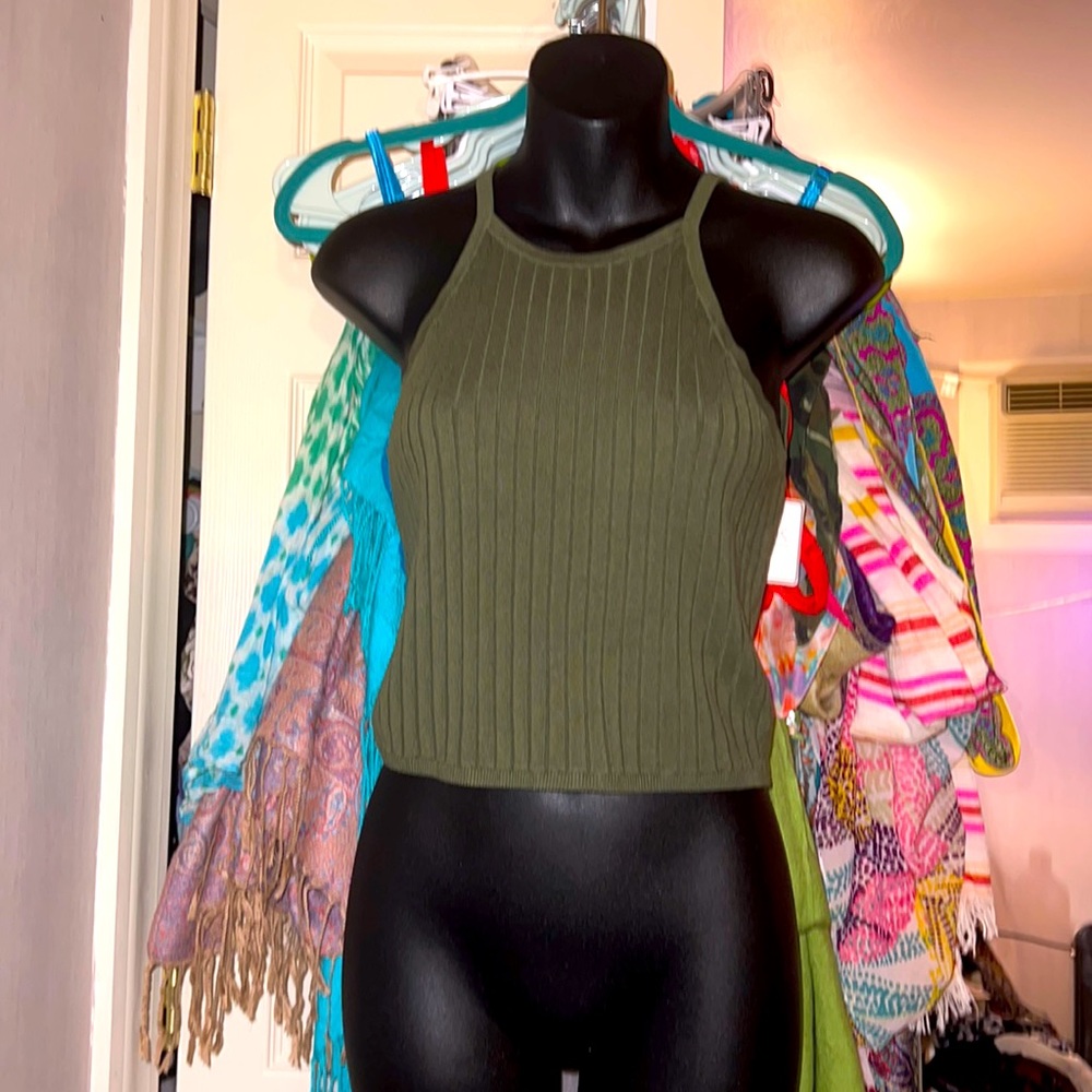 Green crop top